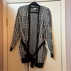 White House Black Market Houndstooth Cardigan